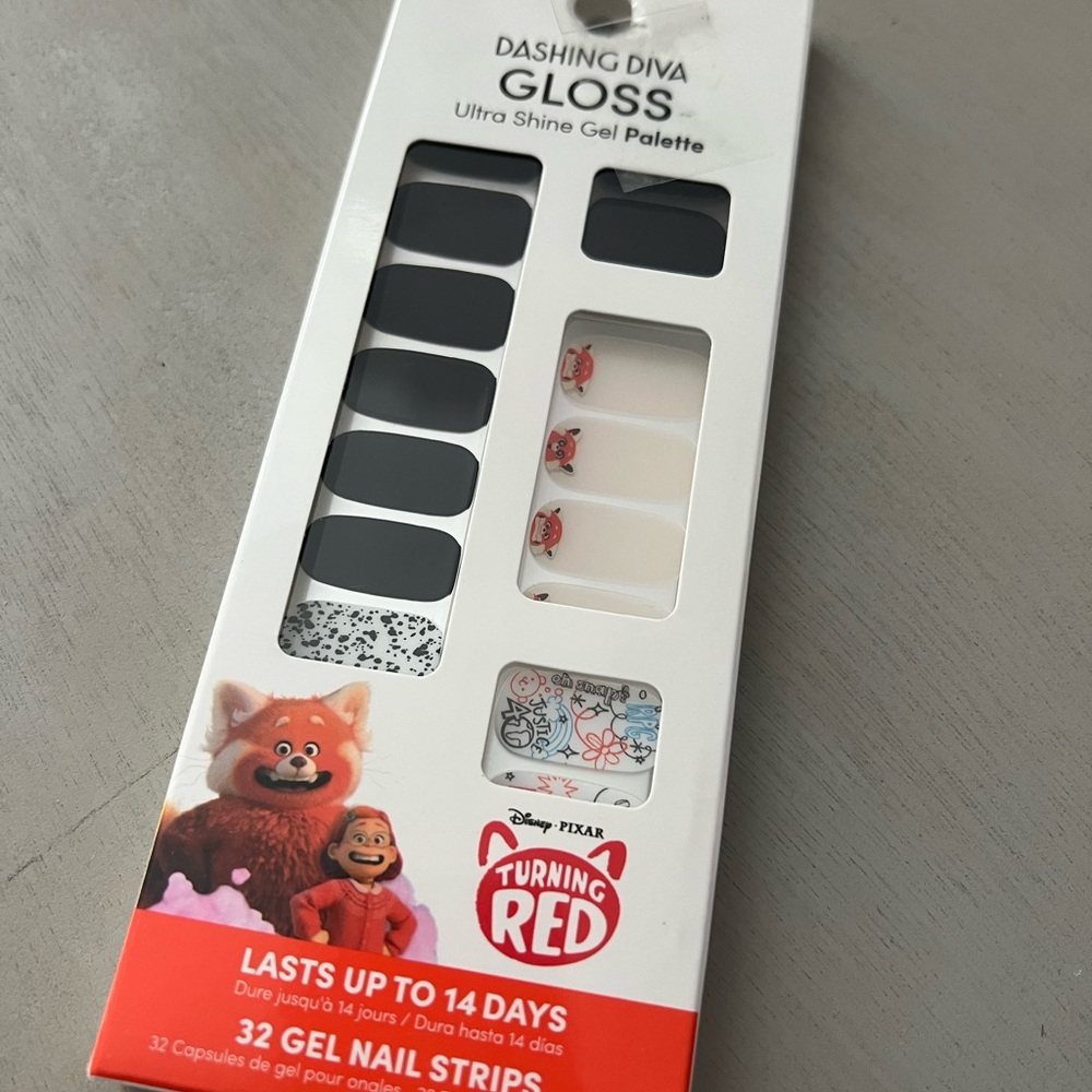 Dashing Diva Gloss Nail Strips - Turning Red Edition